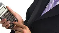 איש עסקים ומחשבון