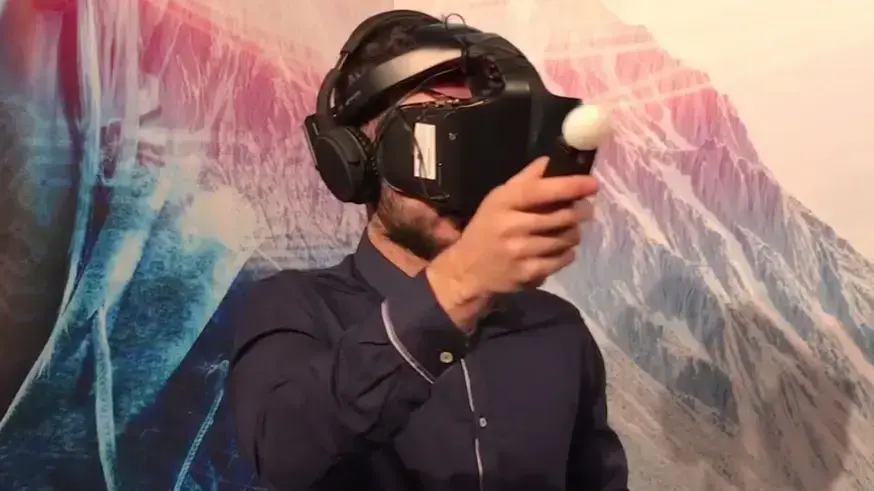 ניסינו את קסדת המציאות המשולבת של אינטל