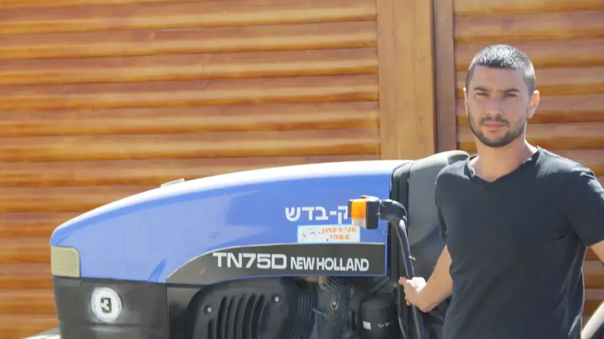 רותם בדש, בעל רפת במושב גילת שבצפון הנגב