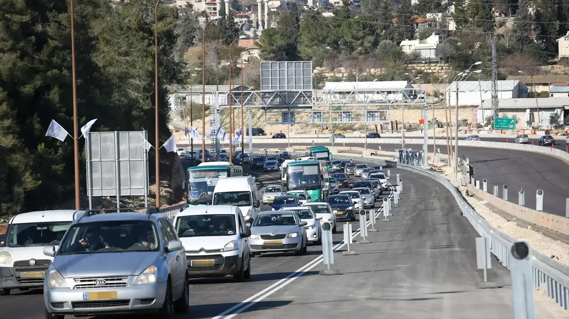 פקק תנועה בכביש 1 בדרך לירושלים. 22 בינואר 2017 פקק תנועה בכביש 1 בדרך לירושלים. 22 בינואר 2017
