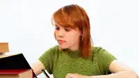 סטודנטית אדמונית