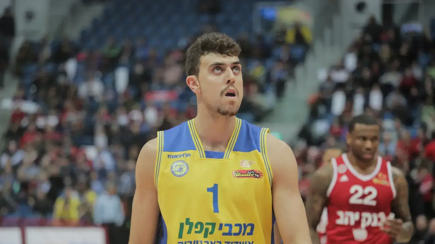 שחקן מכבי אשדוד בן אלטיט