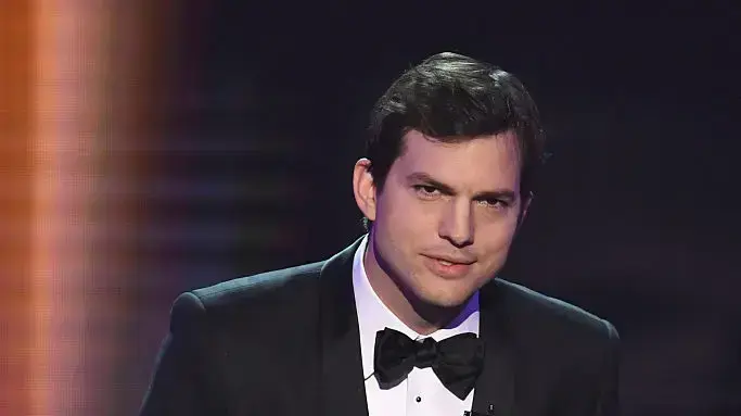 אשטון קוצ'ר בטקס הסאג 2017