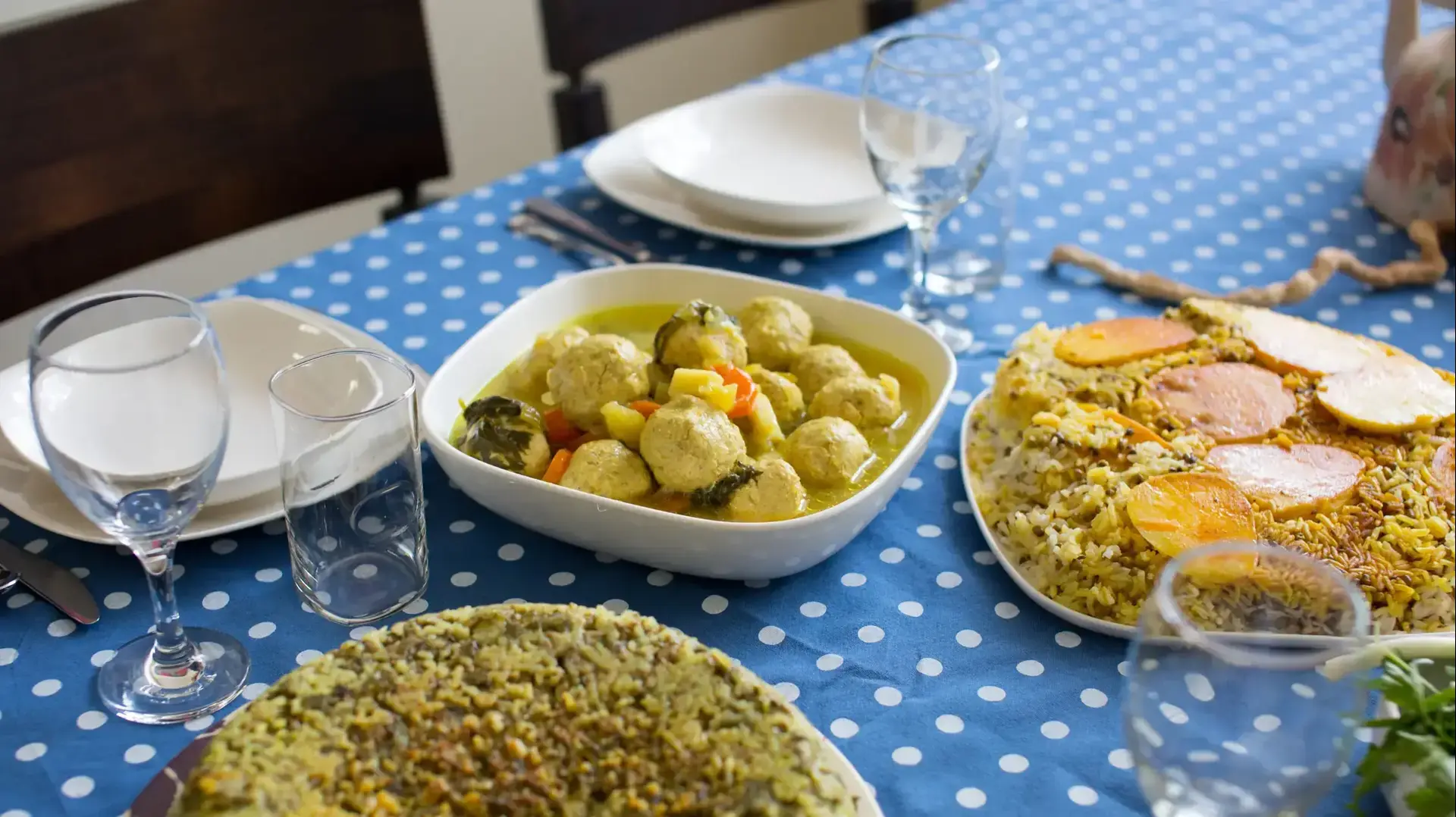 מרק עם גונדי פרסי
