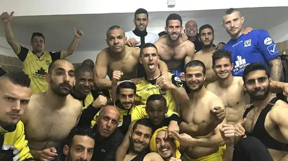 שחקני בית"ר ירושלים חוגגים