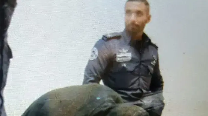 שחקן הכדורגל ראובן עובד בבית המשפט