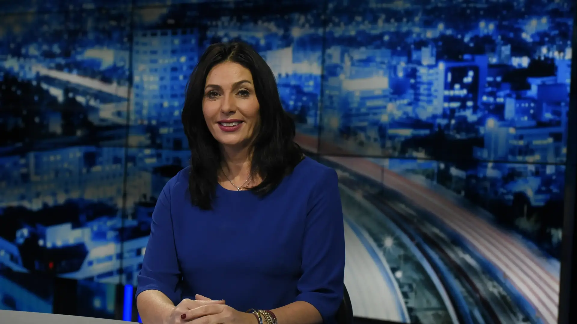 שרת התרבות מירי רגב מעבירה ביקורת על השחקנית גילה אלמגור בתוכניתו של יעקב איילון "וואלה! TALK" בוואלה! NEWS