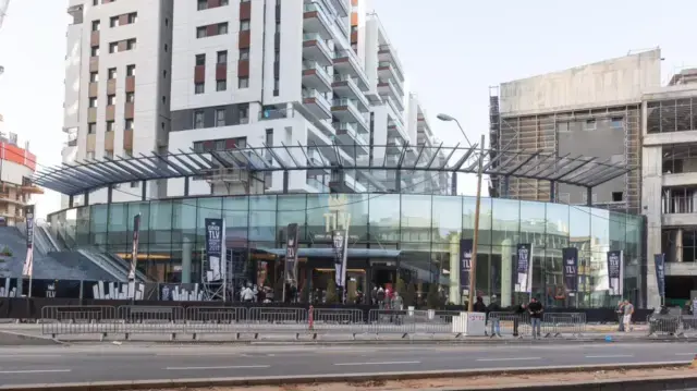 קניון גינדי פאשן מול TLV תל אביב