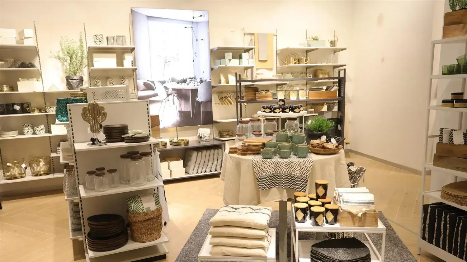 חנות H&M HOME חנות H&M HOME