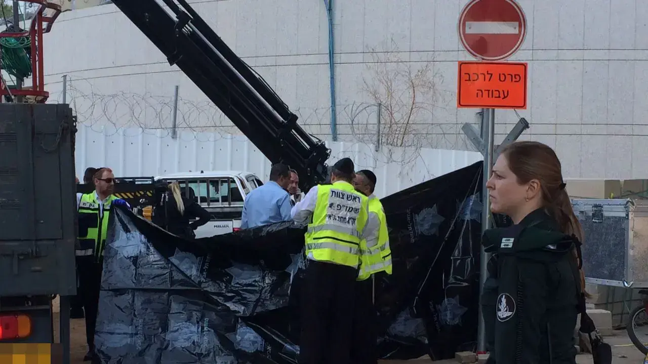 קיר הבטון בסמוך לבסיס הקריה שנפל על פועל והרג אותו, 26 במרץ 2017
