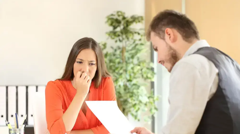 אישה בראיון עבודה