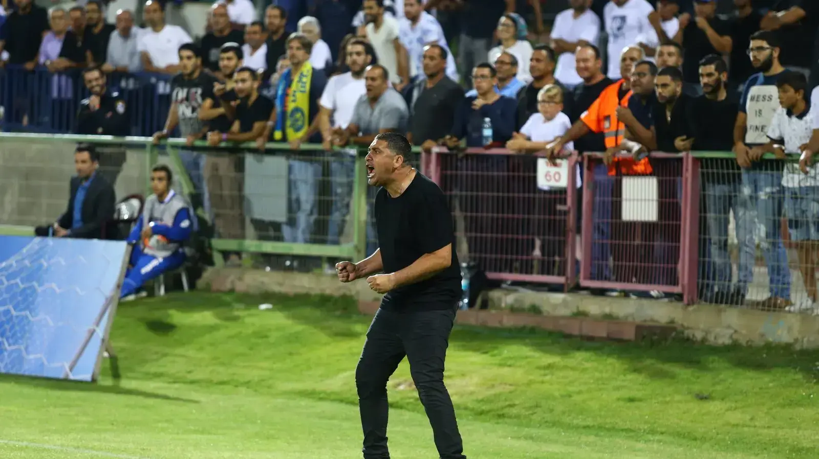 מאמן הפועל אשקלון יובל נעים חוגג