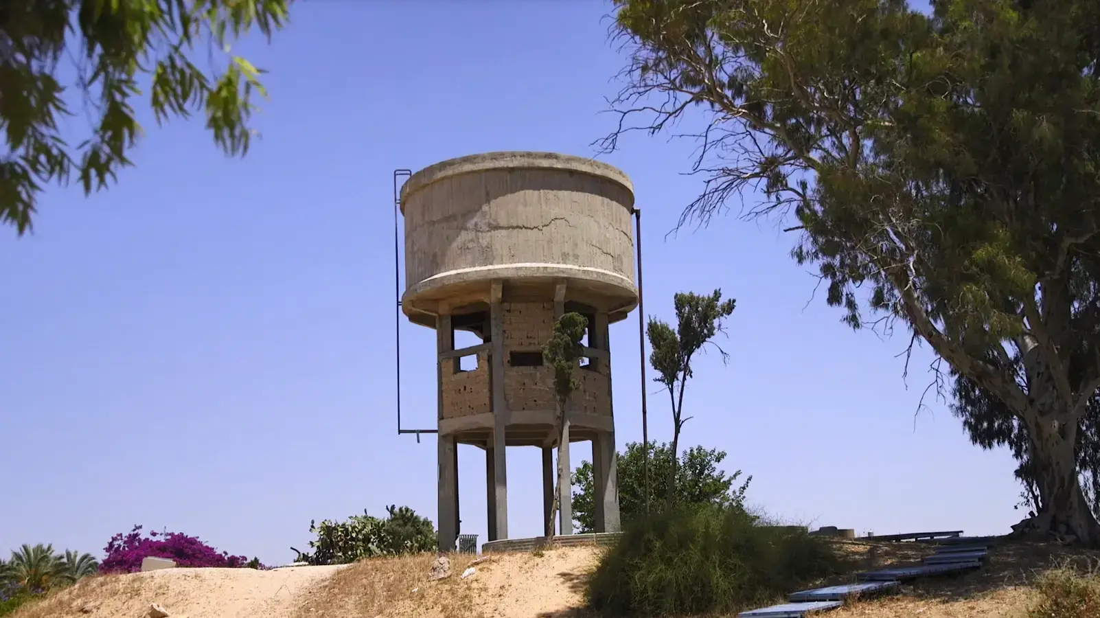 מגדלי מים חולון