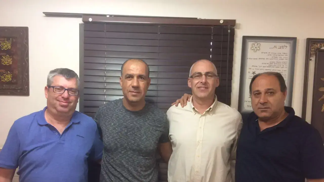 ז'אירו סווירסקי עם מחמוד אבו יונס יו"ר בני סכנין