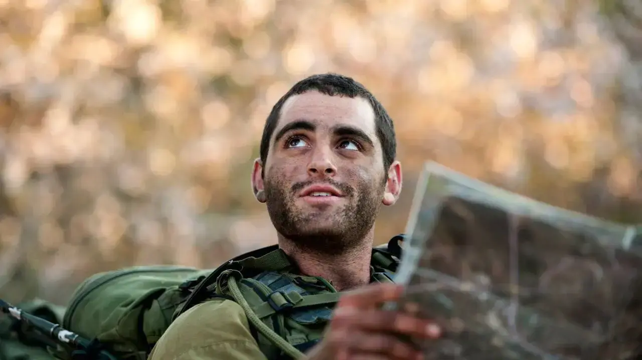 דובר שוברים שתיקה דין יששכרוף במהלך שירותו הצבאי