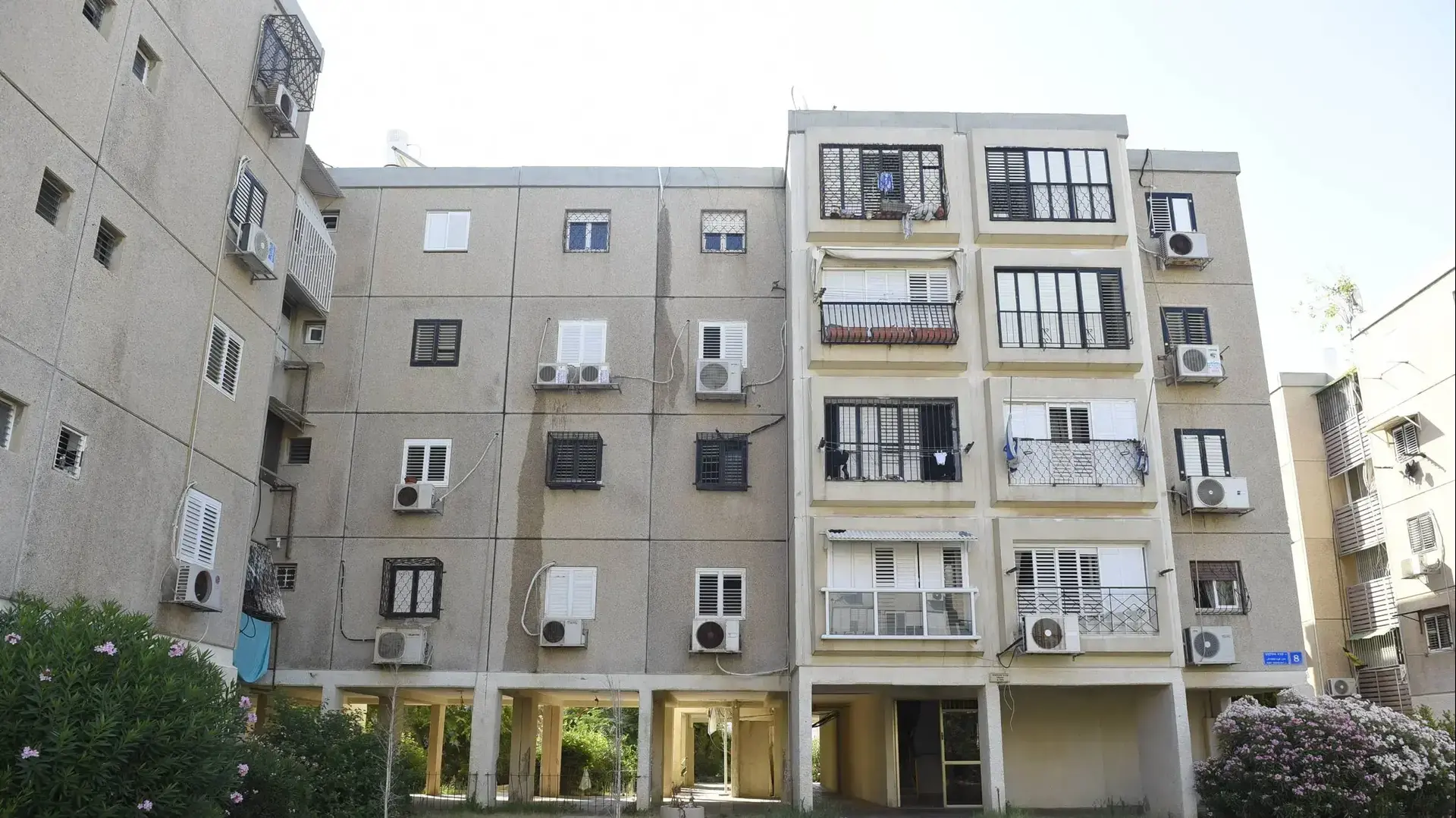 רחוב טוכולסקי קורט יפו בנייה נדלן דיור מגורים בתים בניינים בניין