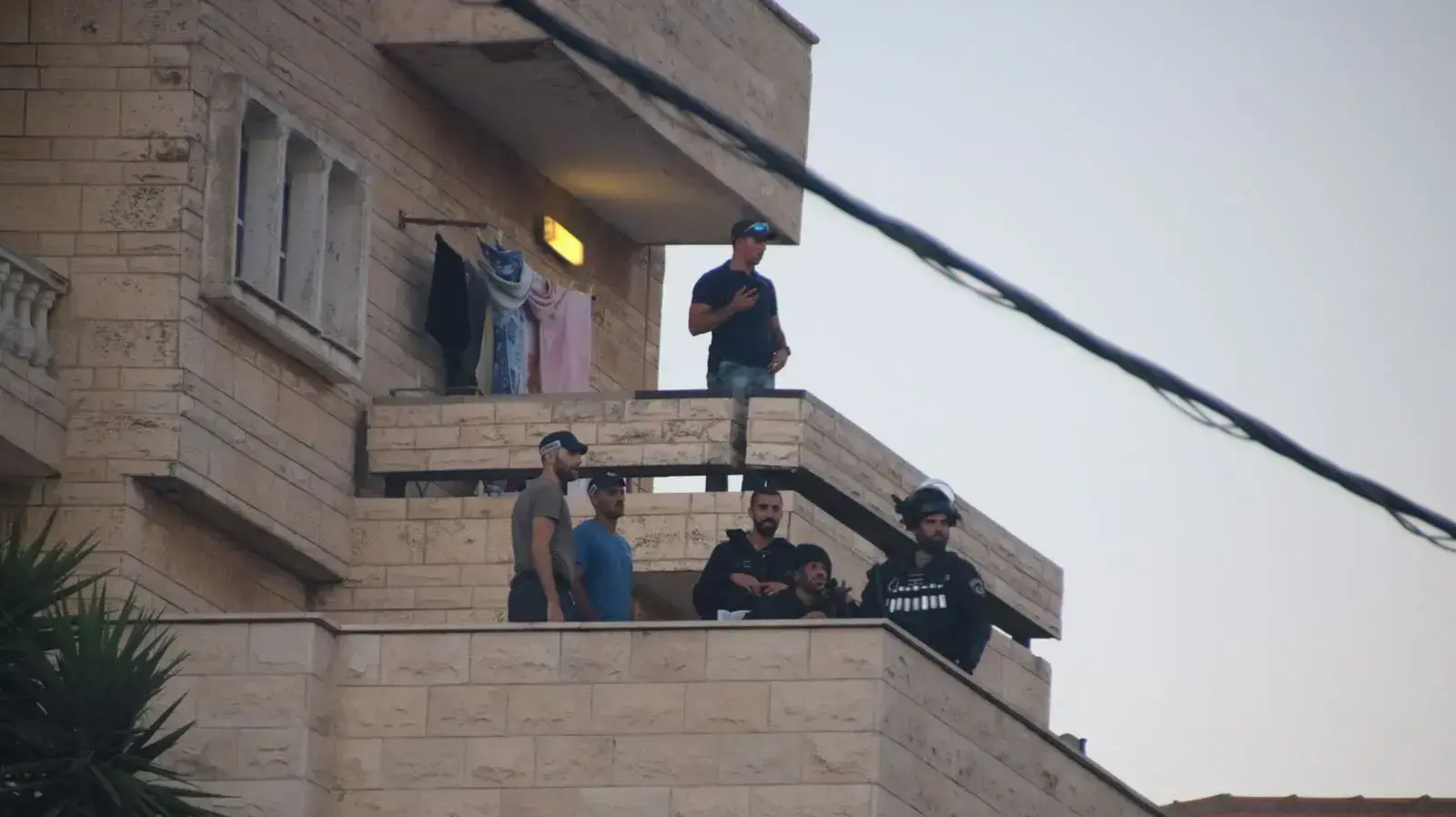 כוחות הביטחון בביתו של המחבל מוחמד אחמד מפדי ג'בארין באום אל-פחם. 14 ביולי 2017