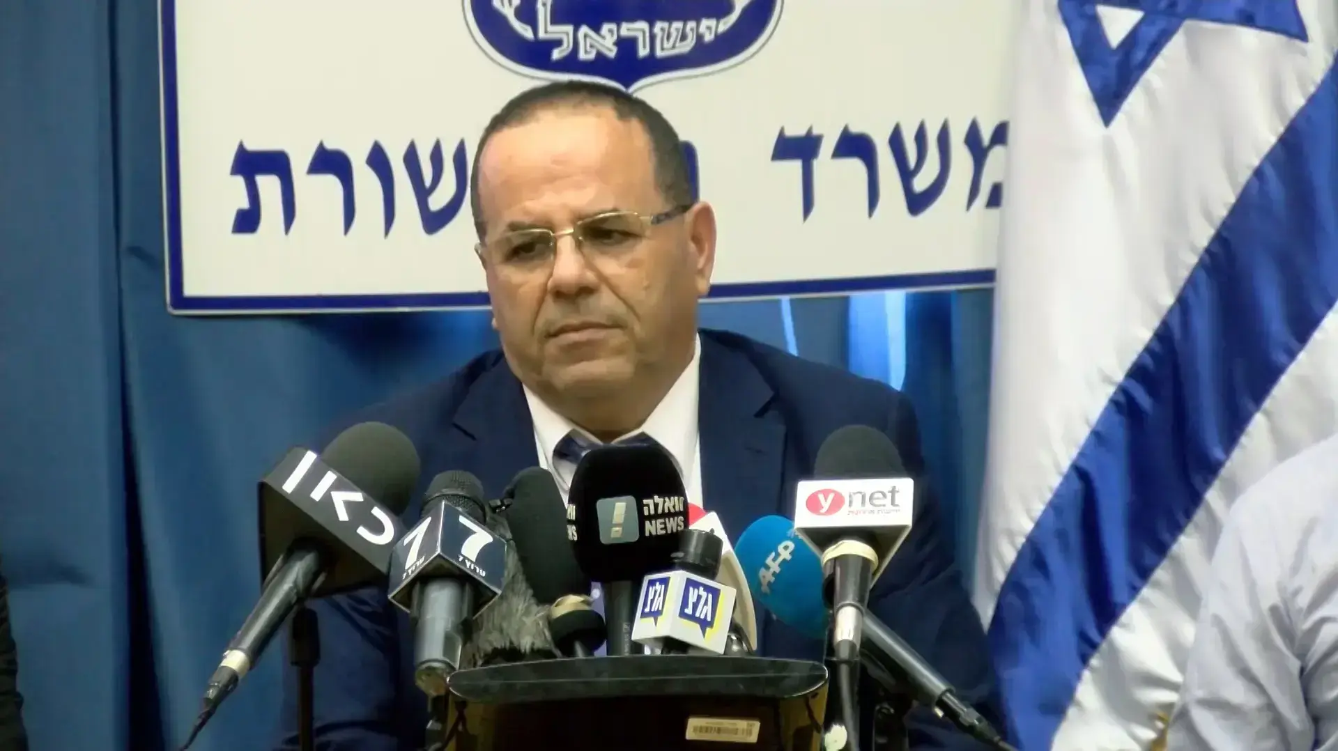 שר התקשורת איים להחשיך את מסכי אל-ג'זירה בארץ: "שידוריהם גרמו לנו לאבדות של מיטב בנינו"