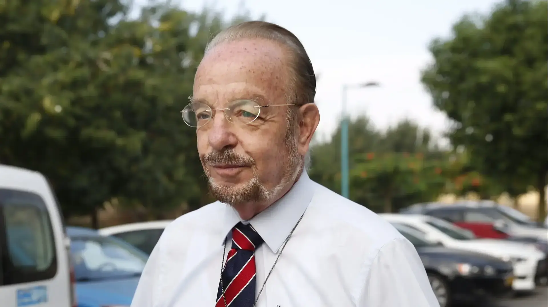 מחוץ לביתו של אלאור אזריה ברמלה רגע לפני כניסתו לכלא 9.8.17 מחוץ לביתו של אלאור אזריה ברמלה רגע לפני כניסתו לכלא 9.8.17