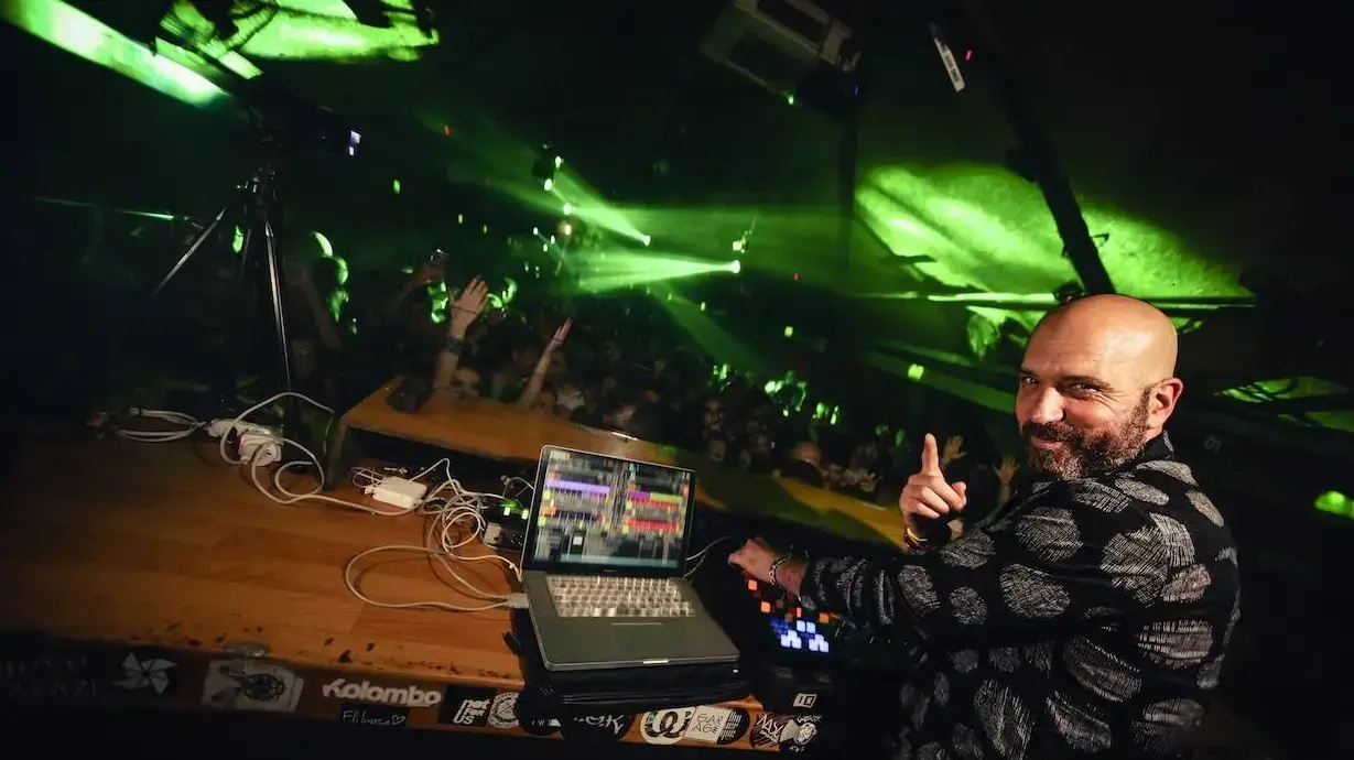 DJ גיא מנצור