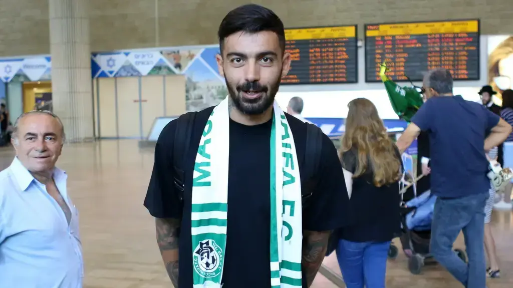 סטפנוס אתנסיאדיס נוחת בנתב"ג