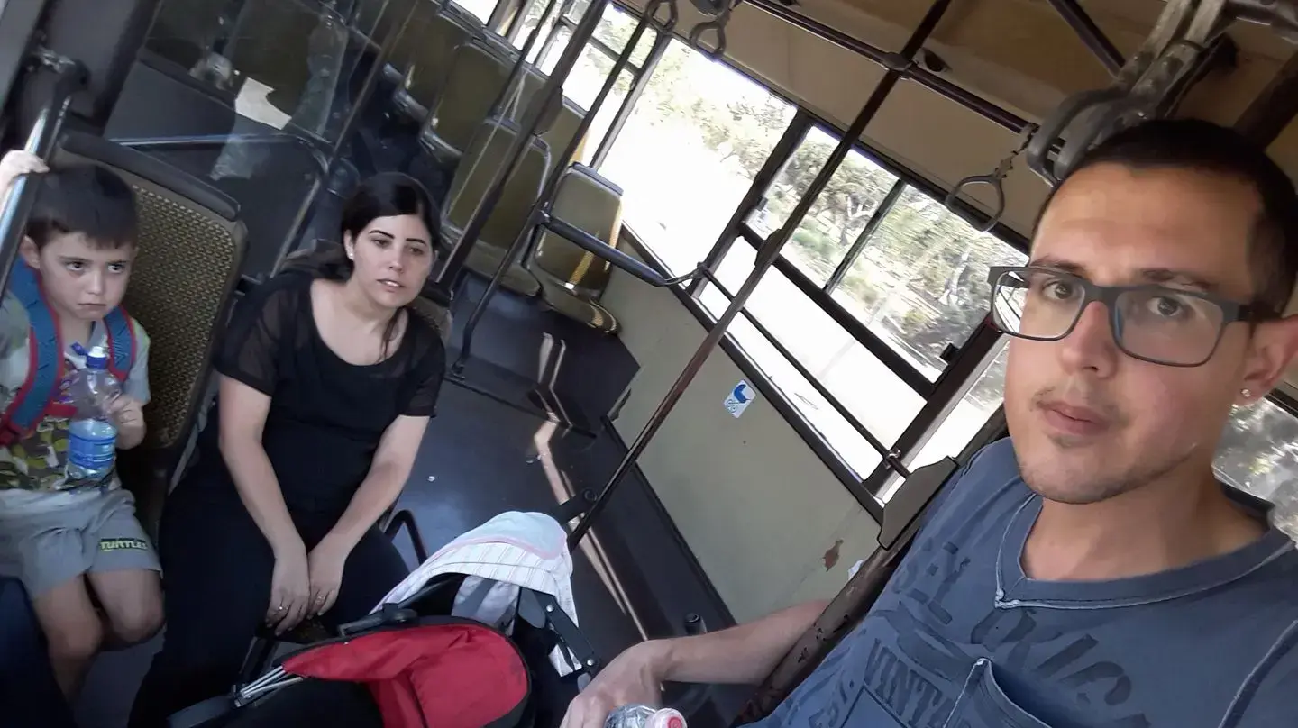 משפחת גרוסמן שנתקעה בטיול בחול