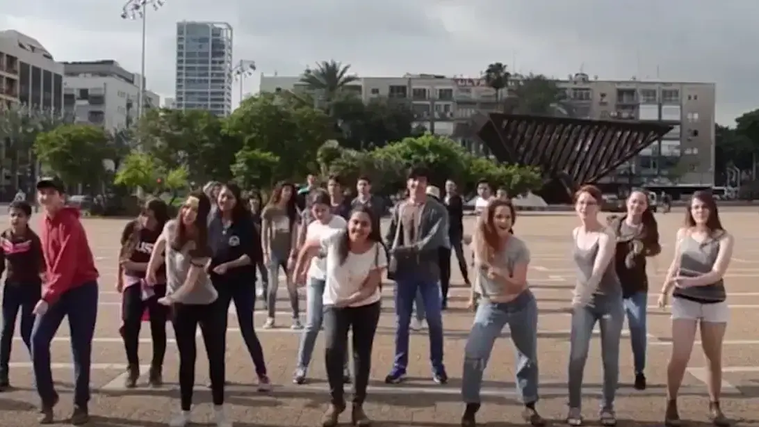 תלמידי רשת אורט בכיכר רבין תלמידי רשת אורט בכיכר רבין