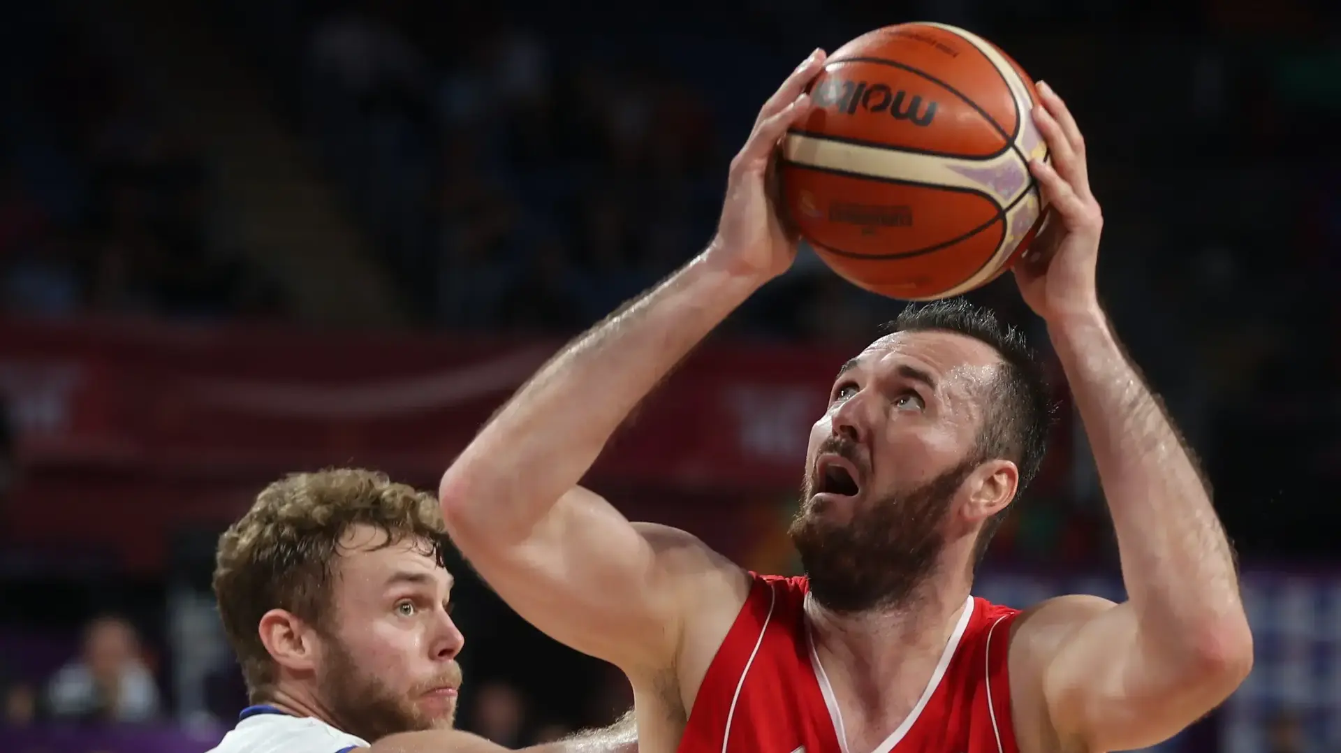 שחקן נבחרת סרביה מילאן מצ'באן מול שחקן נבחרת איטליה ניקולו מלי שחקן נבחרת סרביה מילאן מצ'באן מול שחקן נבחרת איטליה ניקולו מלי