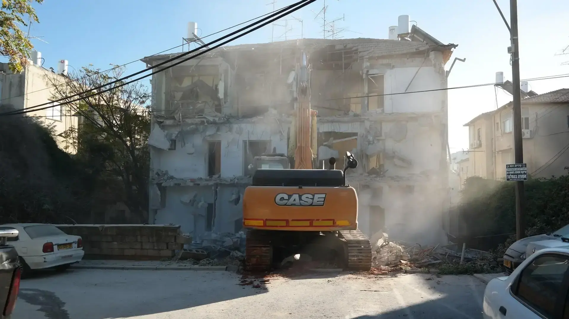 תמ"א 38: האם עדיף להתקשר עם יזם שהוא קבלן או יזם שאינו קבלן?