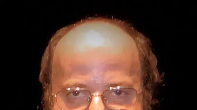 הבמאי ג'יימס טובאק