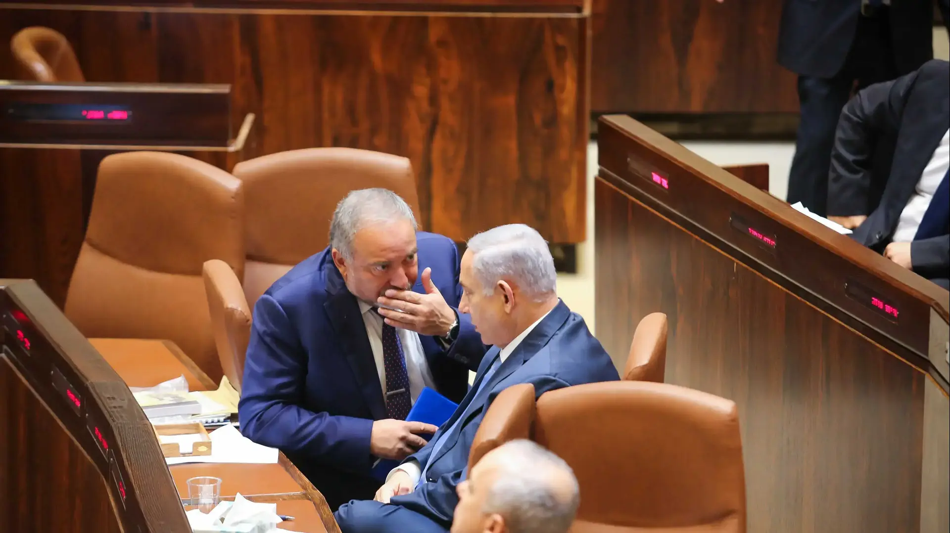 ביבי ואביגדור ליברמן במליאת הכנסת פתיחת מושב הכנסת 23 באוקטובר 2017