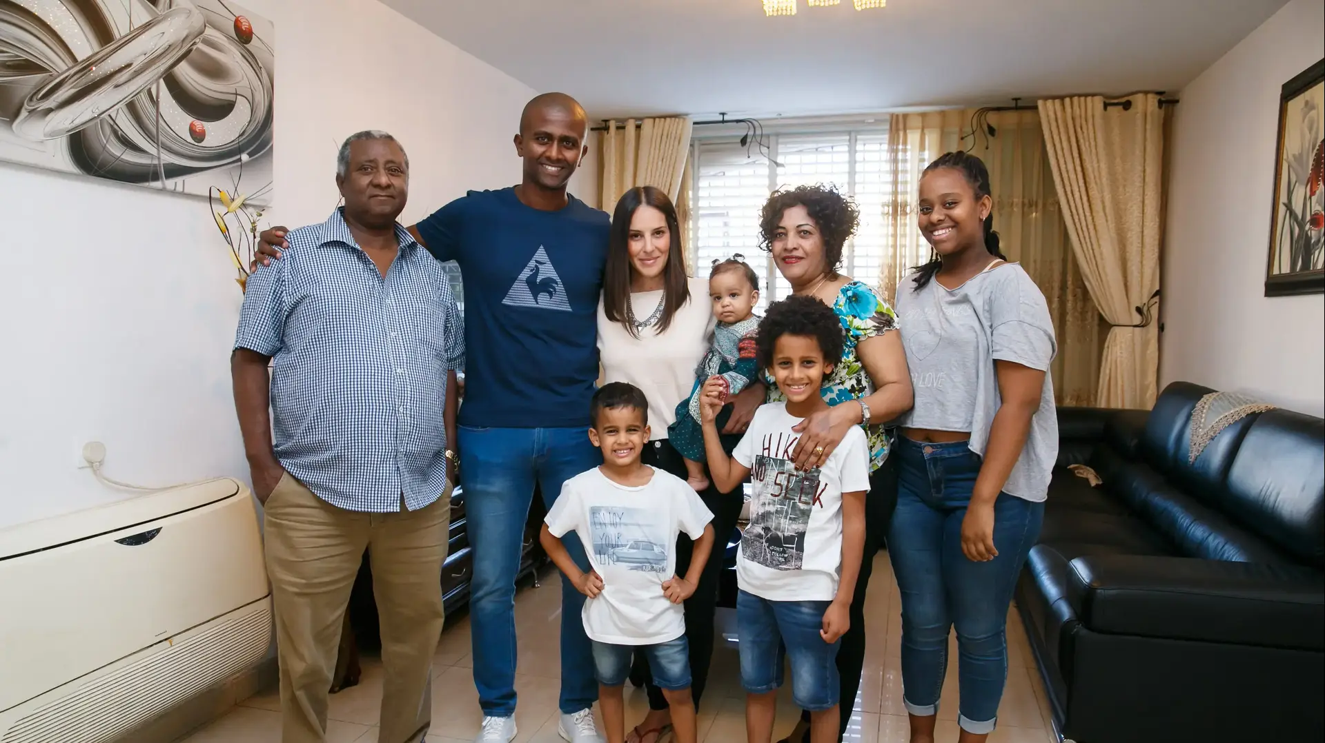 מאמן הפועל כפר סבא מסאי דגו ומשפחתו