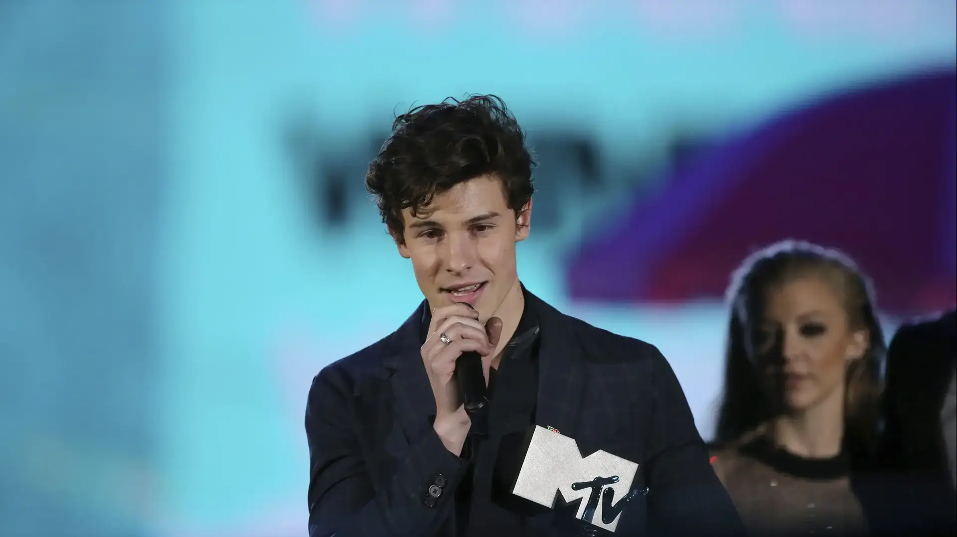 EMA 2017, טקס פרסי המוזיקה של MTV אירופה, שון מנדז