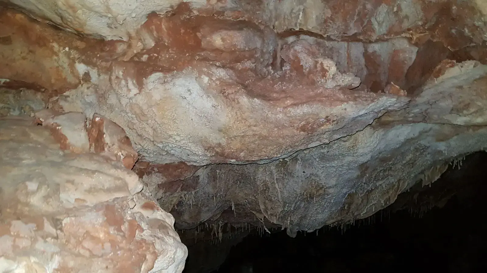 מערת הנטיפים
