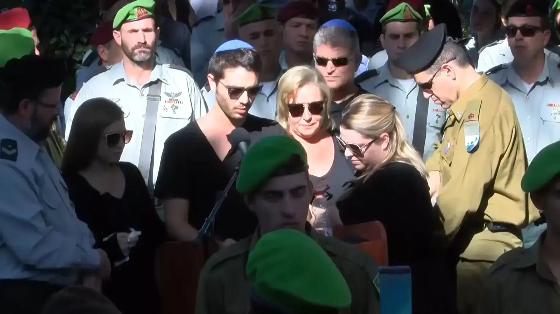 רון קוקיא הובא למנוחות- השר אקוניס ספד לחייל שנרצח בערד: "המחבלים ישלמו את מלוא המחיר"