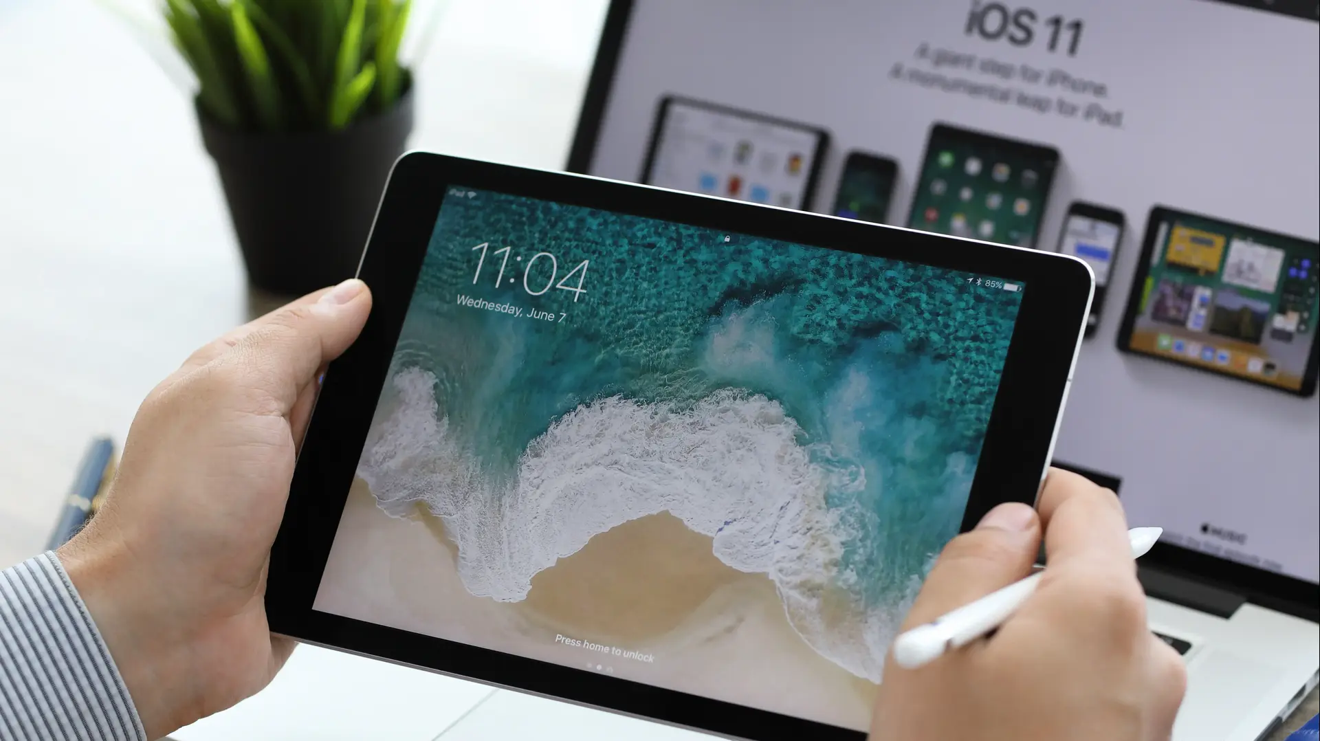 אייפד של אפל עם מערכת הפעלה iOS 11