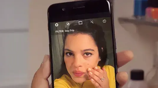 סרטון אקניל