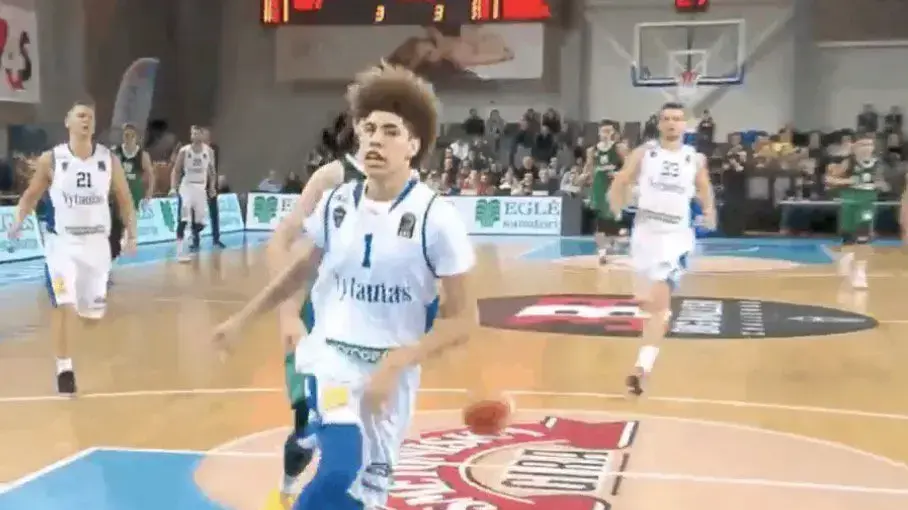 שחקן ויטאוטאס לאמלו בול שחקן ויטאוטאס לאמלו בול