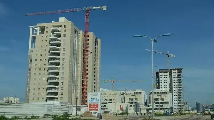 בנייה בטירת הכרמל