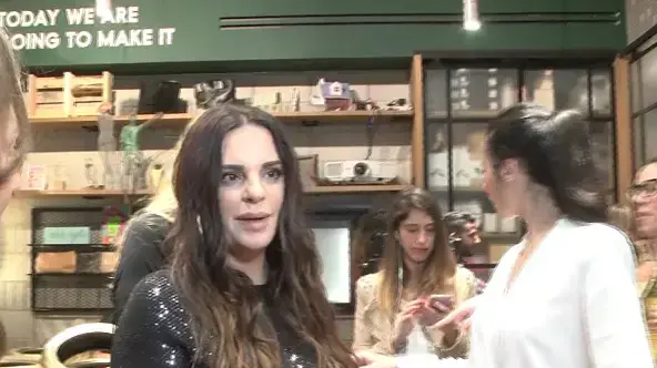 אופירה אסייג בפתיחת חנות מייקרס בקניון שרונים