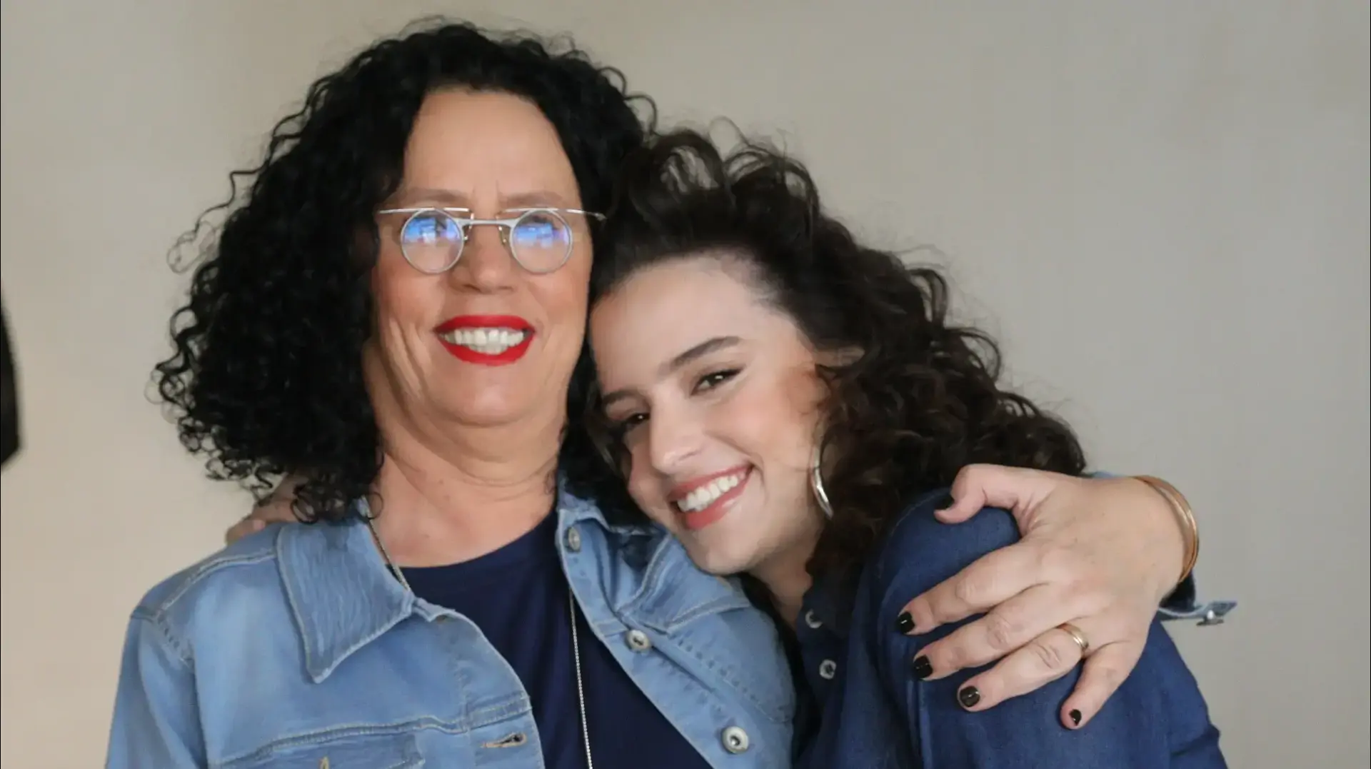 קורין גדעון ואמה לדיסקרט