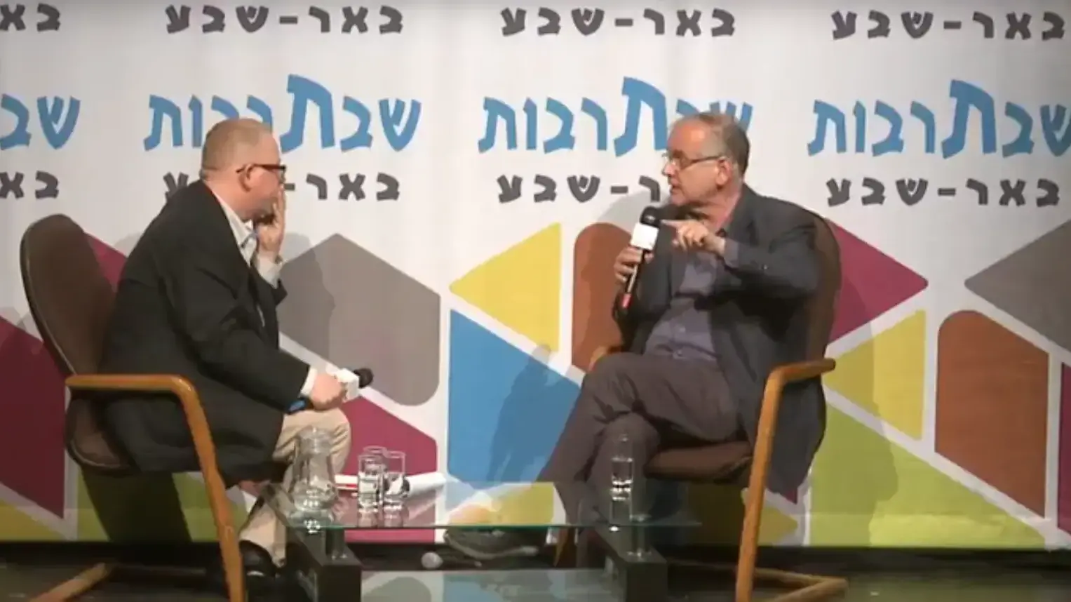 עדו נתניהו באירוע שבתרבות בבאר שבע ב-17 במרץ 2018