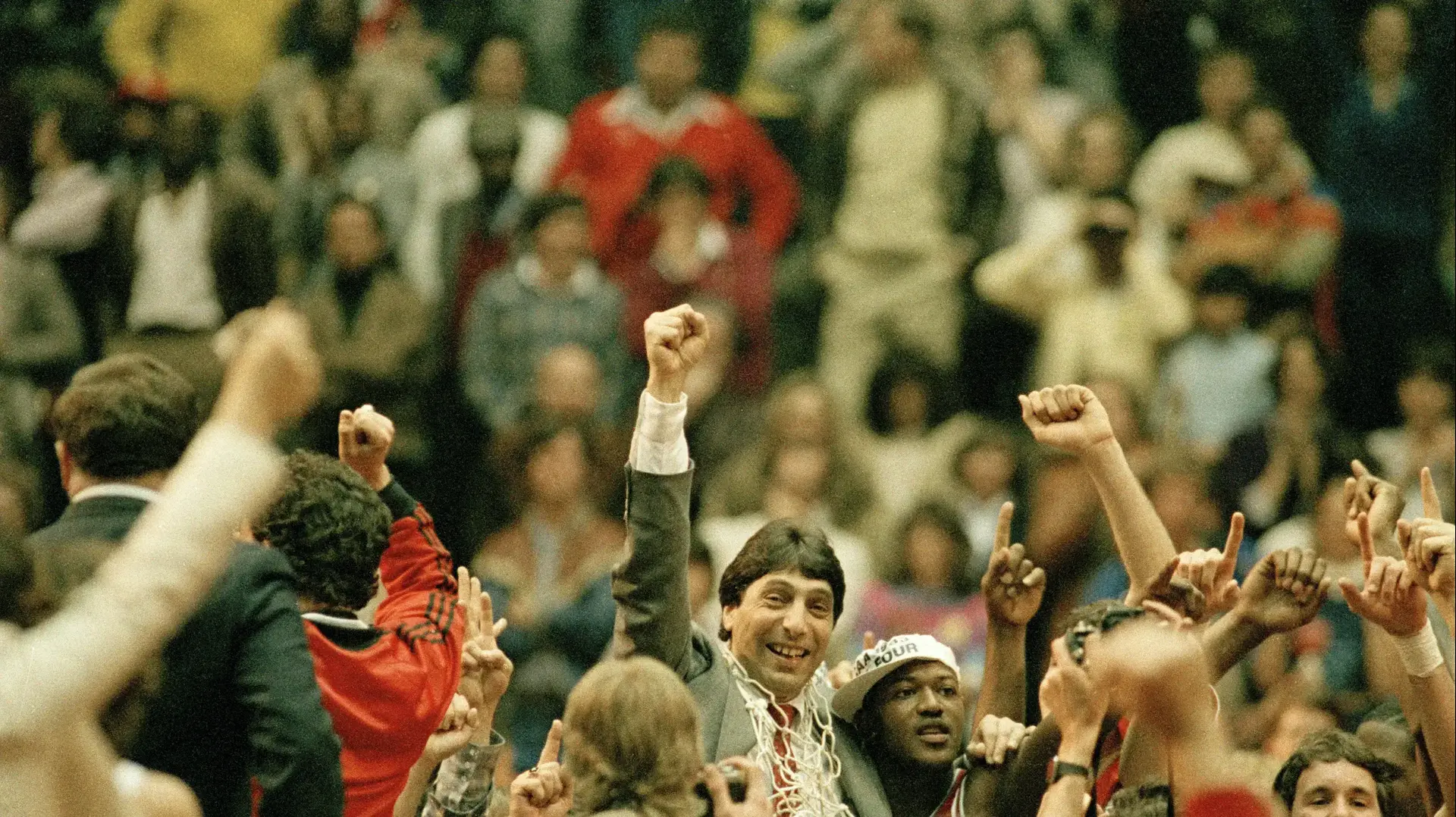 מאמן NC סטייט ג'ים ולוואנו