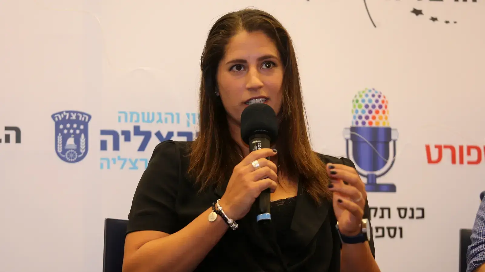 אשרת עיני , שחקנית כדורגל