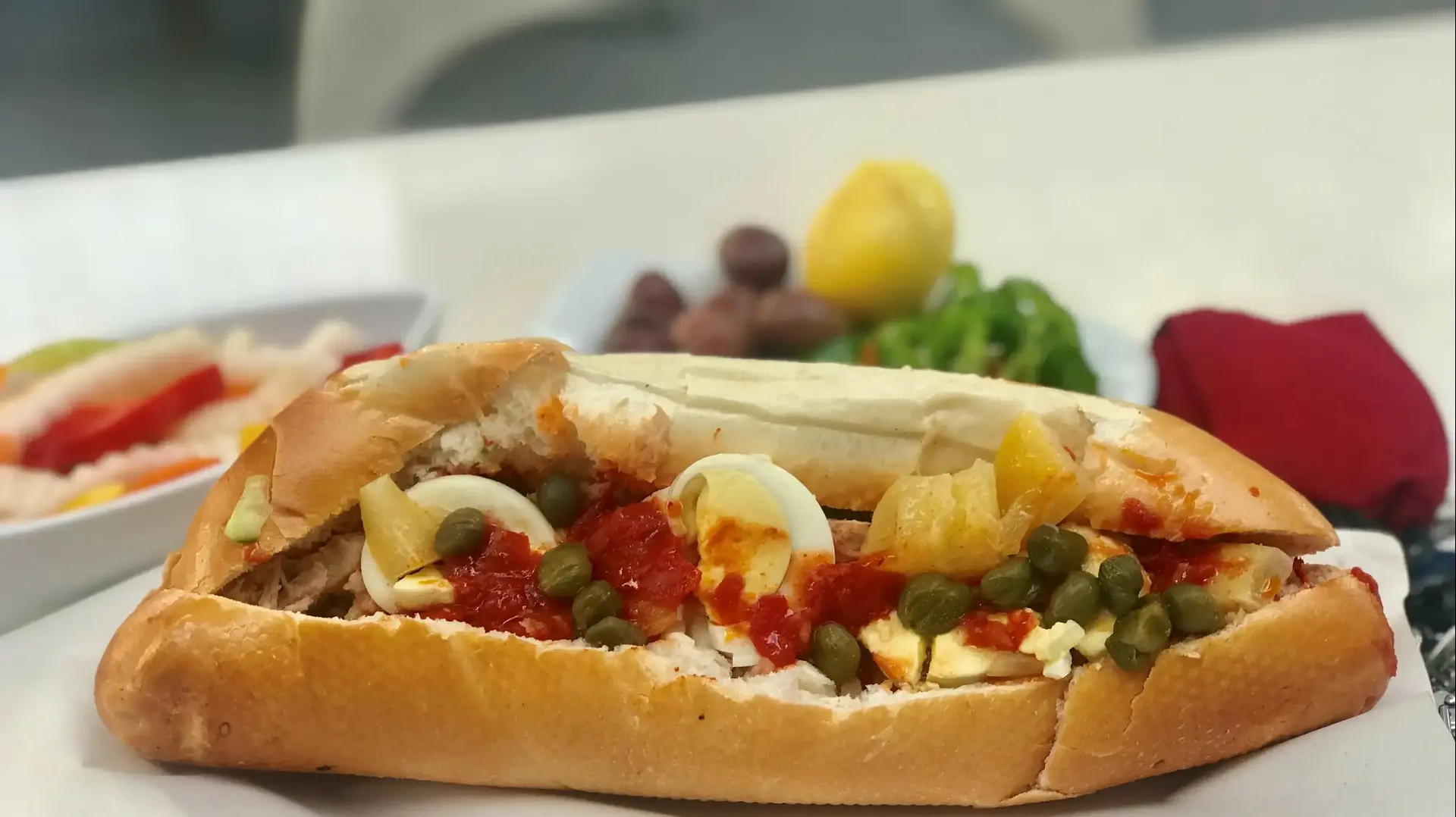 סנדביץ' טוניסאי אצל סיטבון סנדביץ' טוניסאי אצל סיטבון