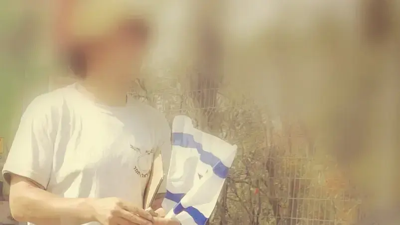 מוכרים דגלי יום העצמאות בצמתים