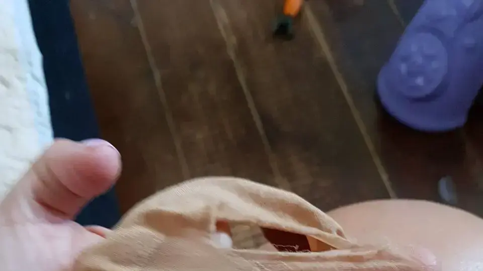 גרבוני דלתא נקרעות 
בקשה לתובענה ייצוגית