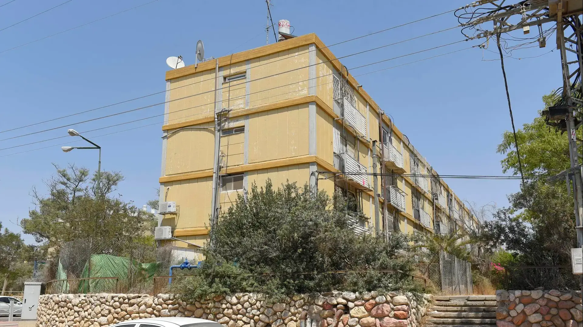 בניין רכבת ליד אוניברסיטת בן גוריון בעיר באר שבע