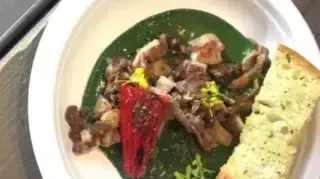 מנת קיבה של דן זוארץ בשוק האוכל של פירנצה