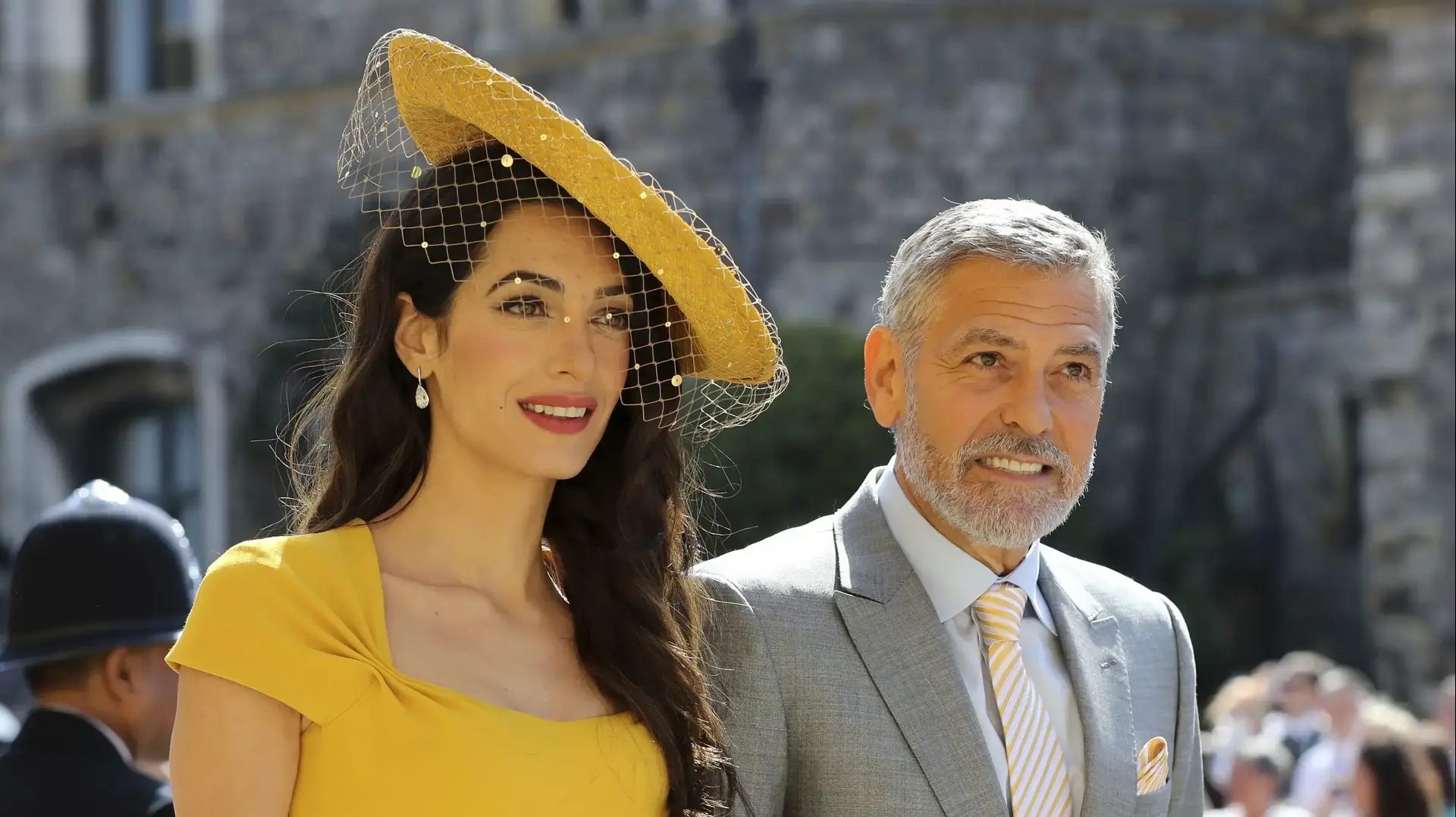 אמאל וג'ורג' קלוני מגיעים לחתונה המלכותית של הנסיך הארי ומייגן מרקל, בריטניה, 19 במאי 2018